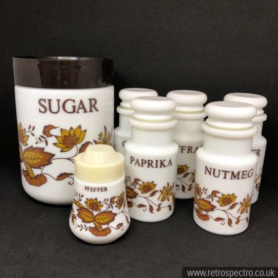 Cerve milk glass containers