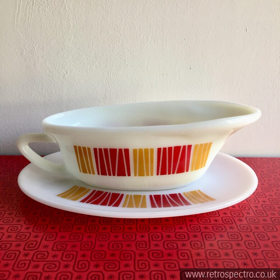 JAJ Pyrex Gravy Boat RetroSpectro