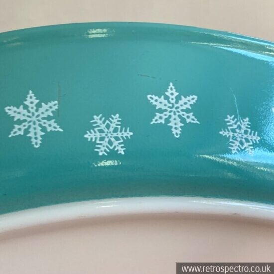 Snowflake Oval Pyrex Dish