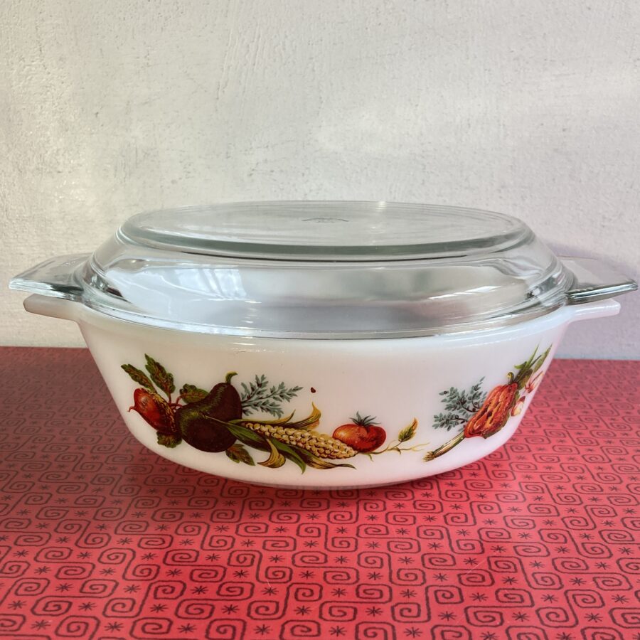 JAJ Pyrex Casserole Dish - RetroSpectro